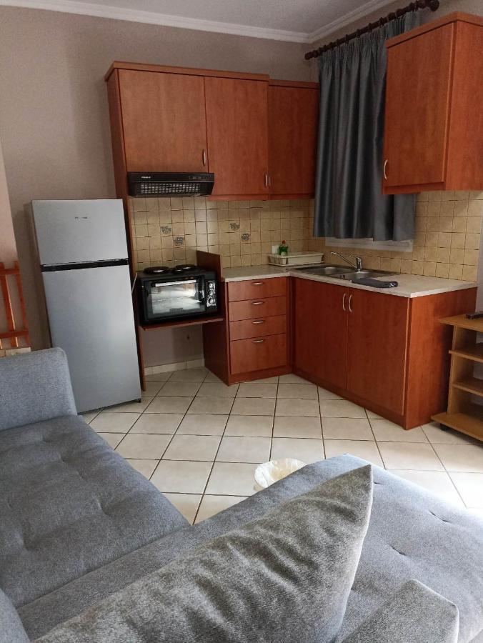 Evangelia Karfas Extérieur photo