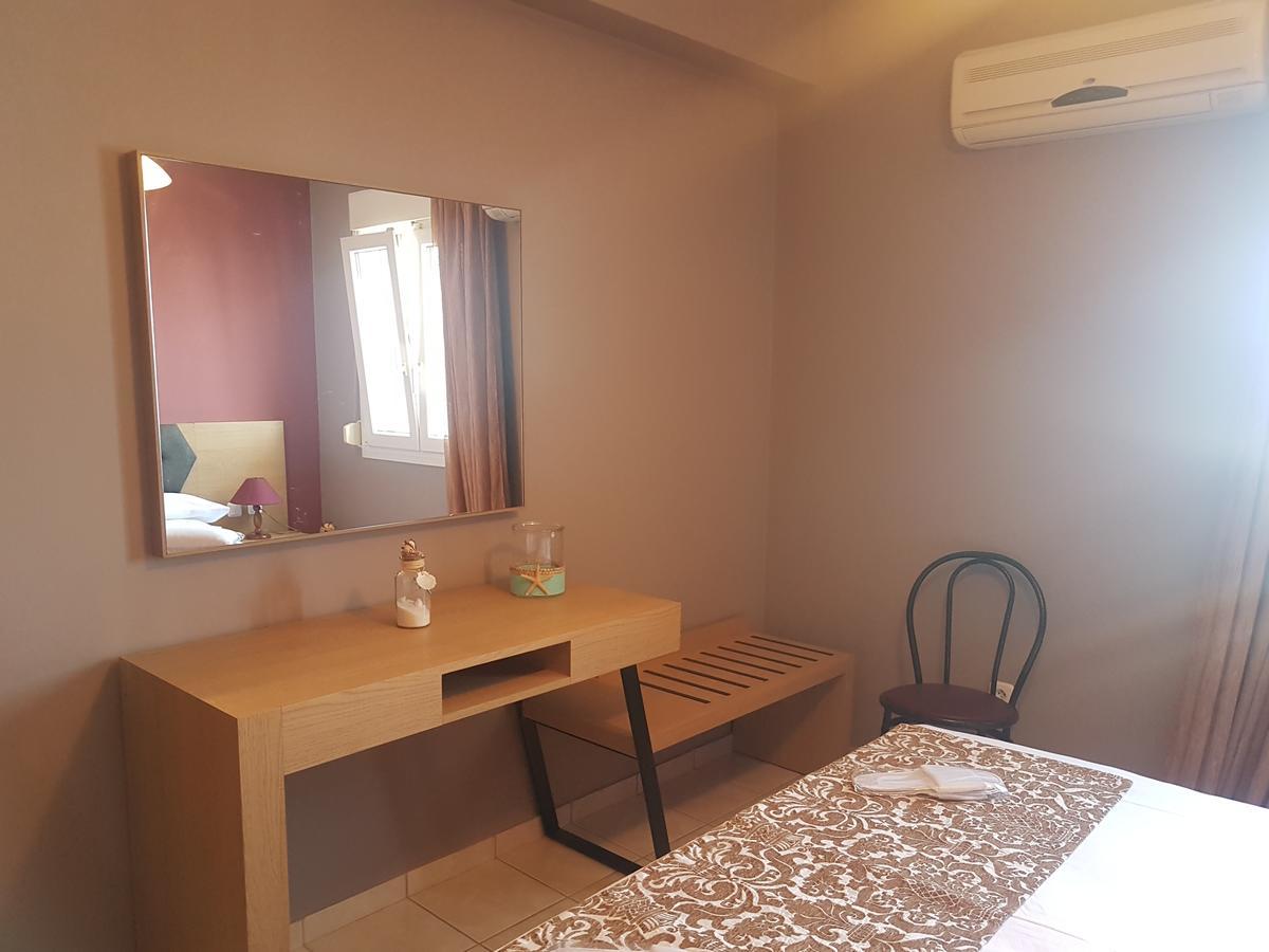 Evangelia Karfas Extérieur photo