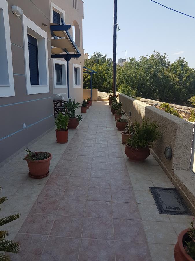 Evangelia Karfas Extérieur photo