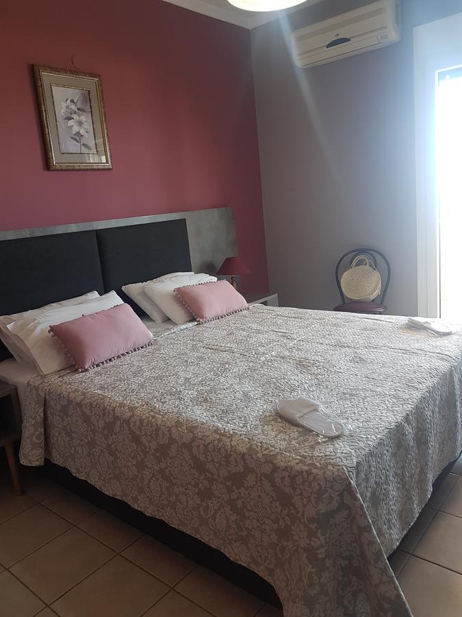 Evangelia Karfas Extérieur photo